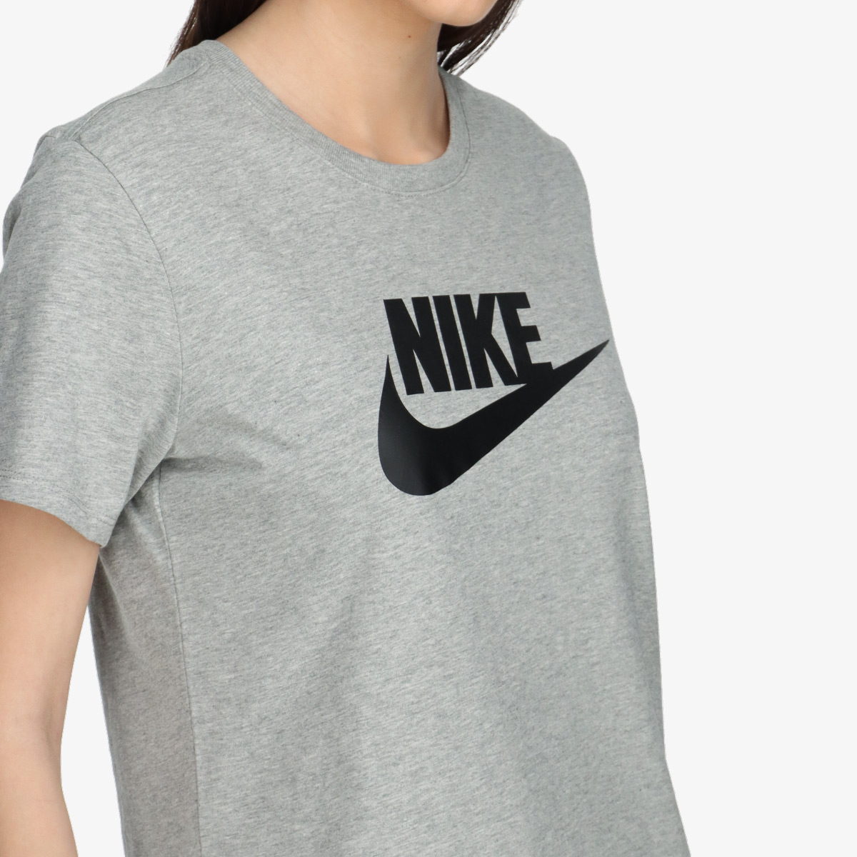 Nike Sportswear Essentials