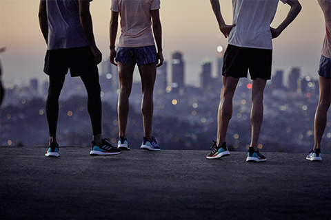 ADIDAS ПРЕТСТАВУВА ДО СЕГА НЕВИДЕНА ТЕХНОЛОГИЈА ПРЕКУ МОДЕЛОТ SOLARBOOST