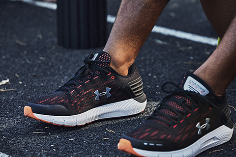 ТРКАТА НЕ ПРЕСТАВУВА СО UNDER ARMOUR CHARGED ROGUE