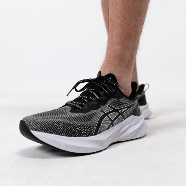 ASICS Novablast 3 