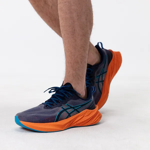 ASICS Novablast 3 
