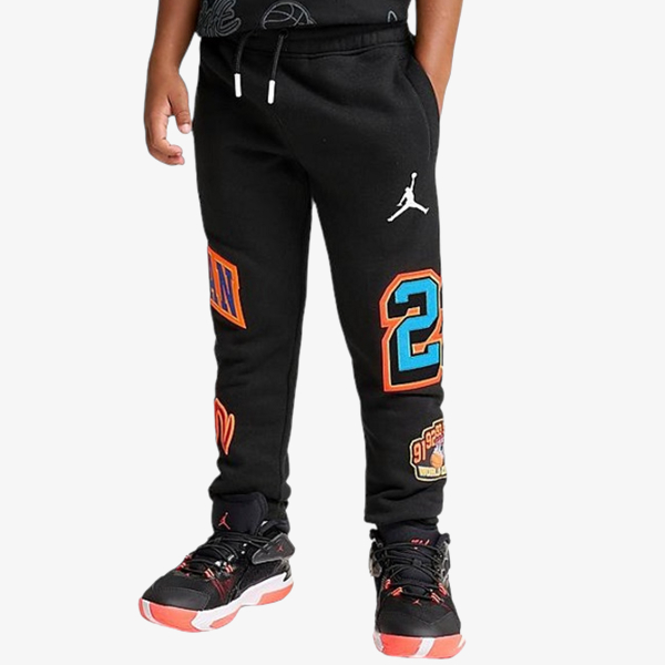 NIKE JORDAN 