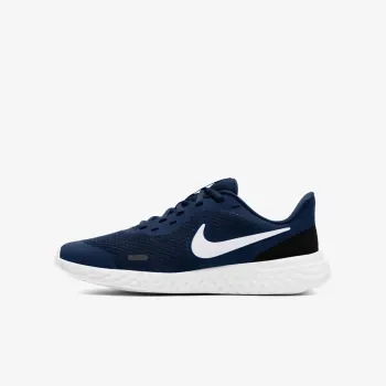 NIKE Revolution 5 