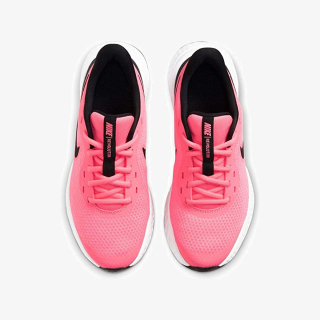 Nike Revolution 5 