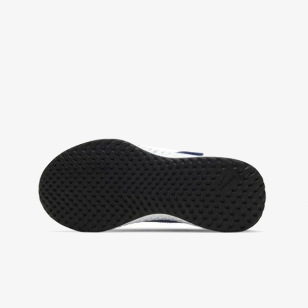 Nike REVOLUTION 5 