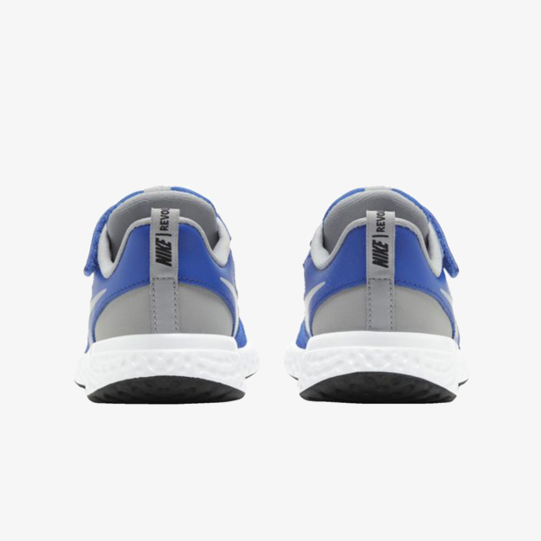 Nike REVOLUTION 5 
