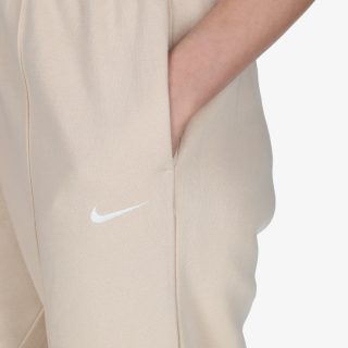 NIKE Sportswear Essential Collection 