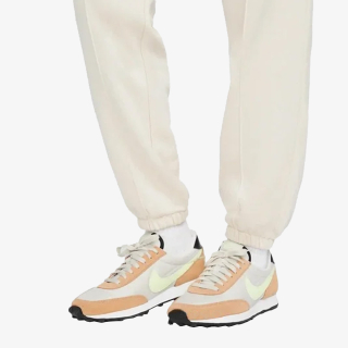 Nike Sportswear Essential Collection 