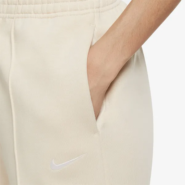 NIKE Sportswear Essential Collection 
