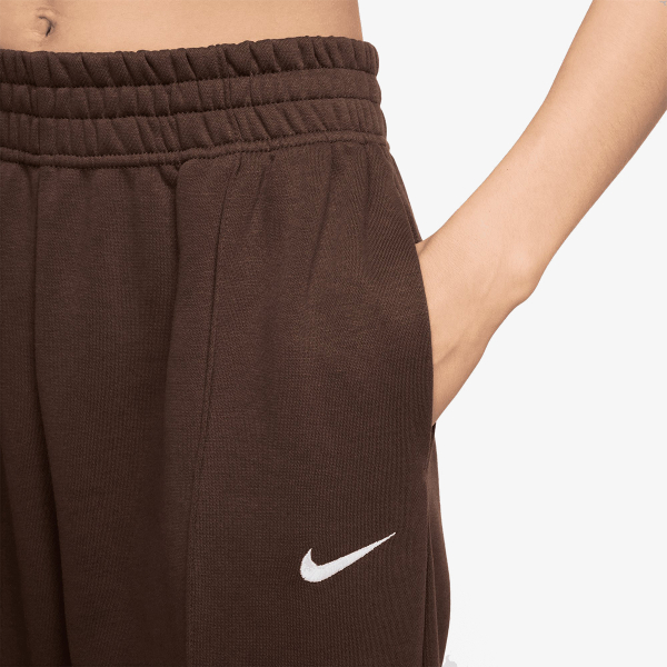 Nike Sportswear Essential Collection 