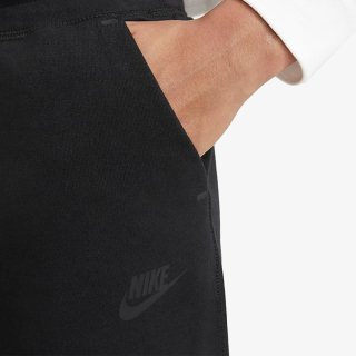 NIKE Sportswear Tech 