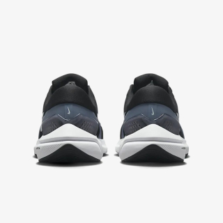 NIKE Air Zoom Vomero 16 
