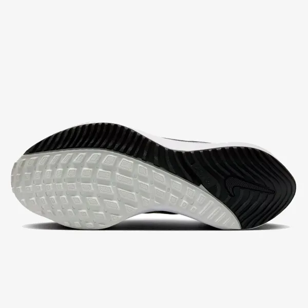 NIKE Vomero 16 