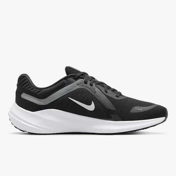 NIKE Quest 5 