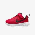NIKE Revolution 6 