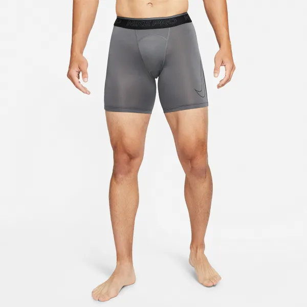 NIKE Pro 
