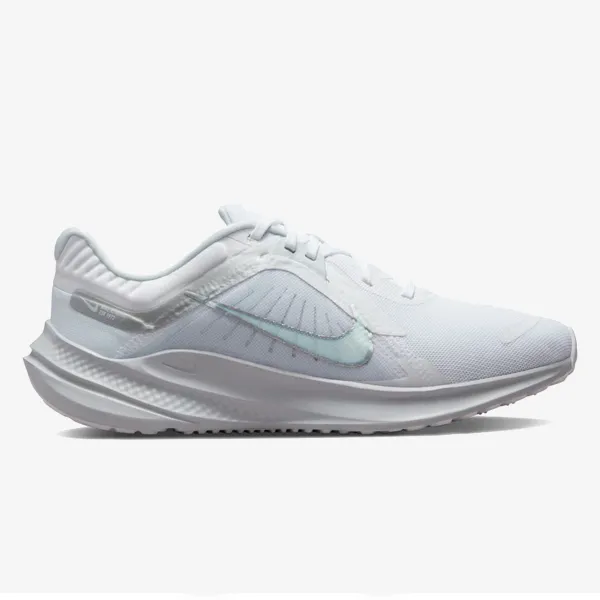 NIKE Quest 5 