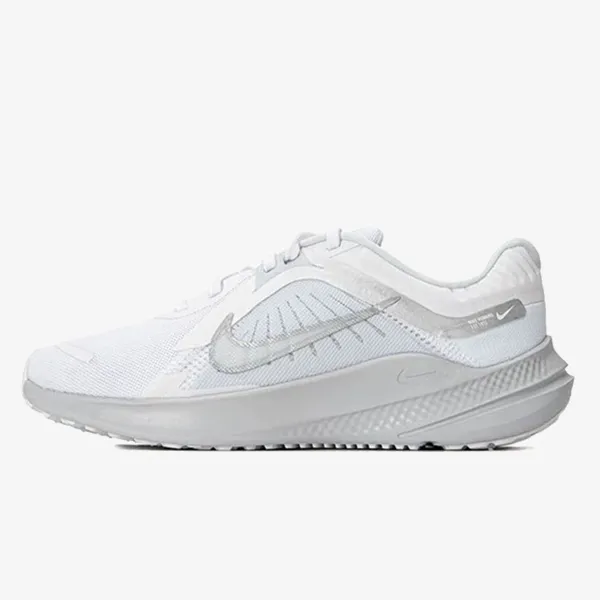 NIKE Quest 5 