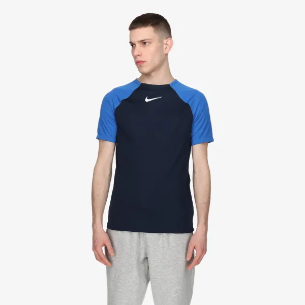 NIKE Academy Pro 