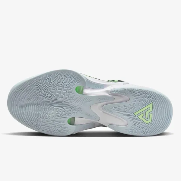 NIKE Zoom Freak 4 
