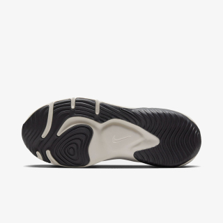 NIKE Legend Essential 3 Next Nature 