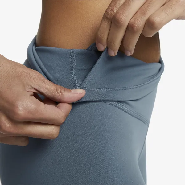 NIKE Yoga 