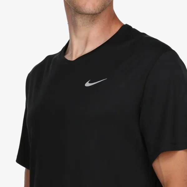 NIKE Dri-FIT UV Miler 