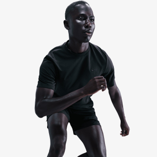 Nike Dri-FIT Primary 