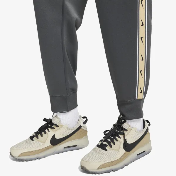 NIKE Sportswear Repeat 