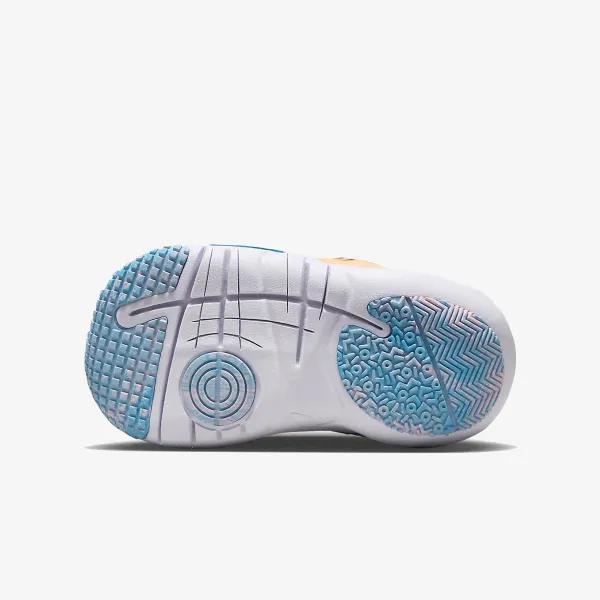 NIKE Flex Advance 