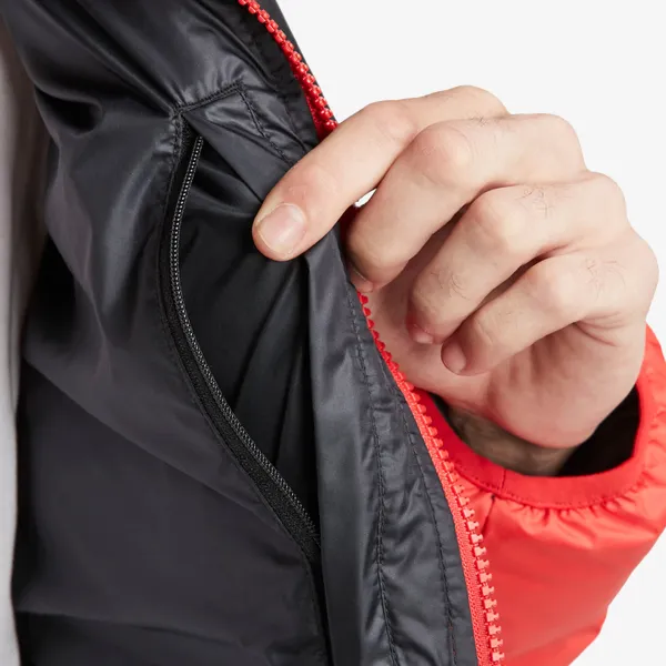 NIKE Storm-FIT Windrunner 