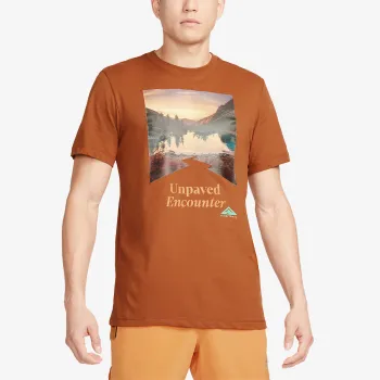 NIKE M NK DF TEE TRAIL PRINT 