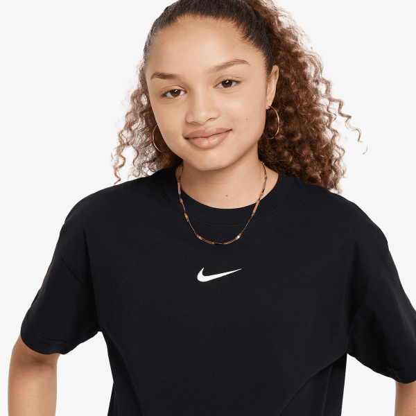 Nike Essential 