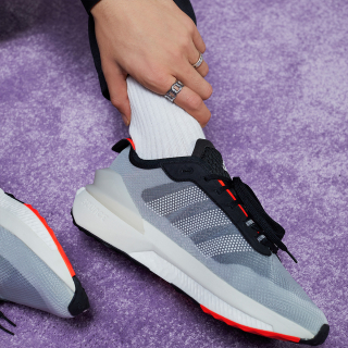 adidas Avryn 