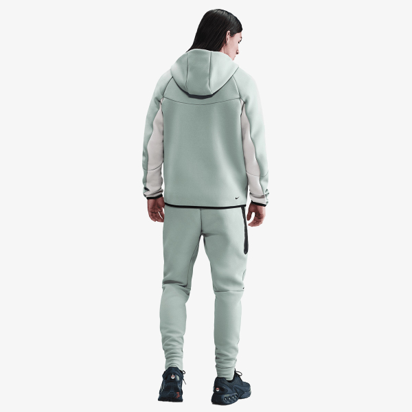 Nike M NK TCH FLC JGGR 