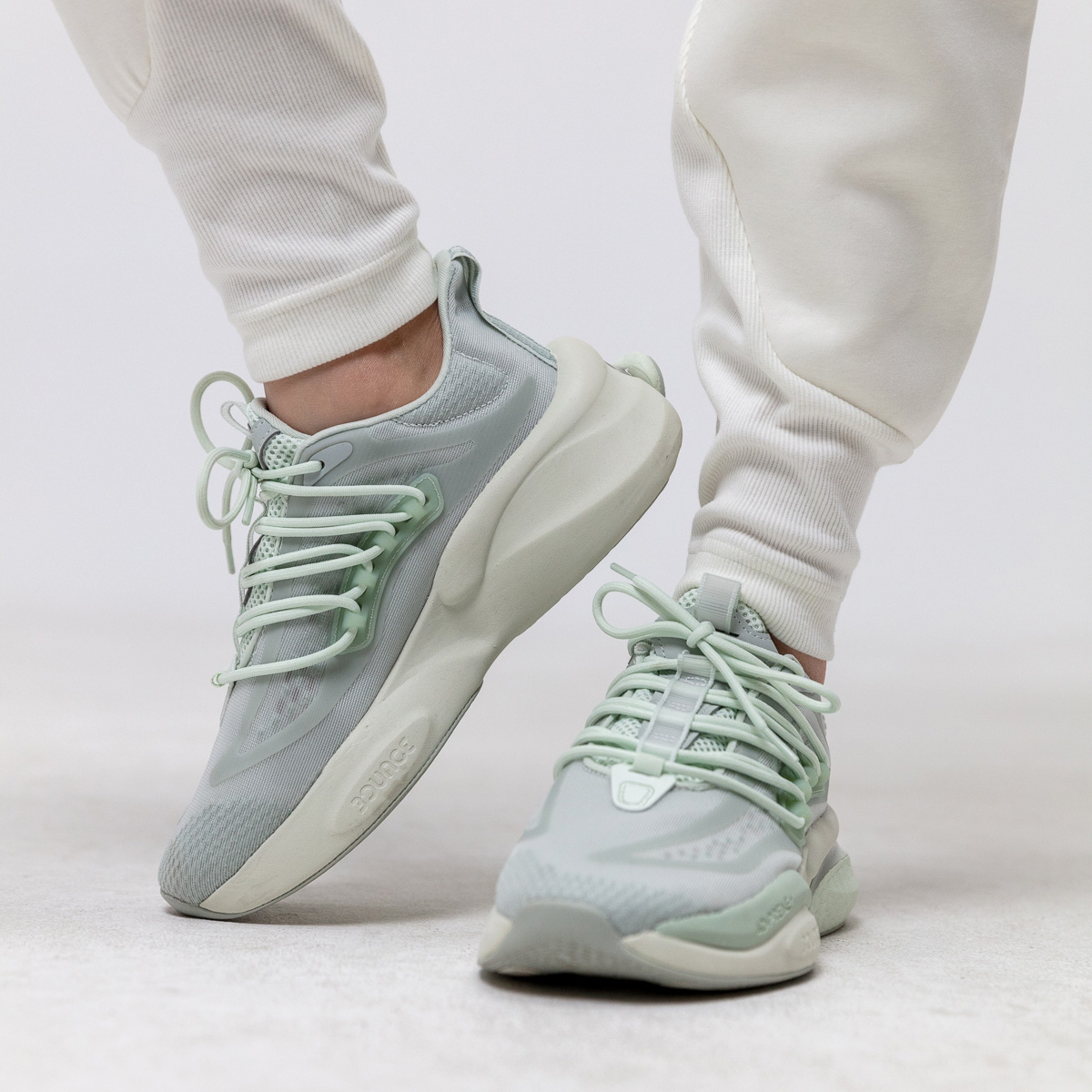 adidas Alphaboost V1 