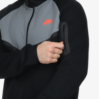 Nike Tech Fleece 