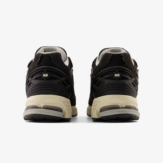 NEW BALANCE 1906R 