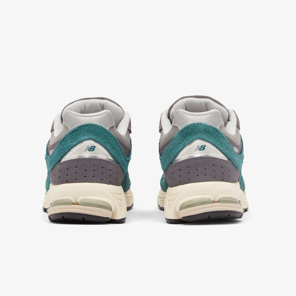 New Balance 2002R 