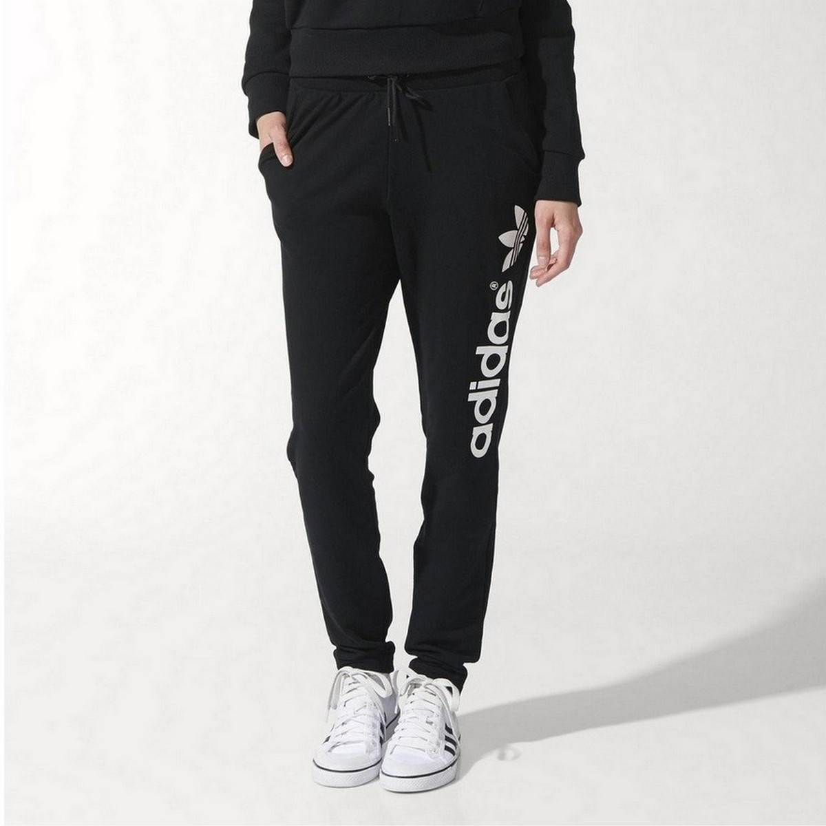 adidas LIGHT LOGO TP 